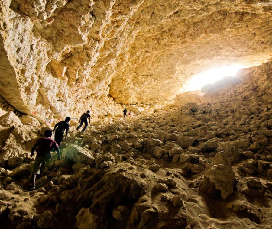 Doha: Guided Al Misfir Cave Tour - What the guide adds to the visit