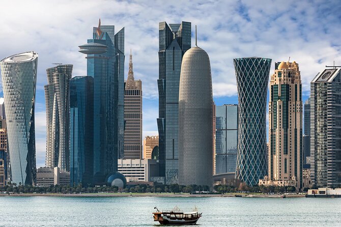 Doha: Private City Tour - Pearl Island: luxury Doha in 30 minutes