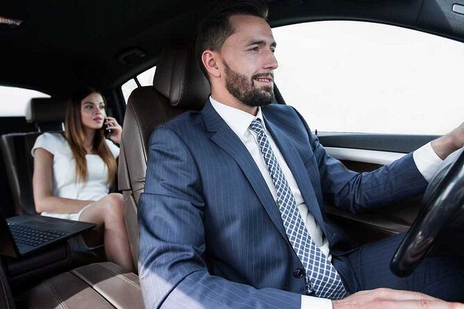 Doha, Qatar : Private Airport Transfer 24/7 - What the Vehicle Offers During the Ride