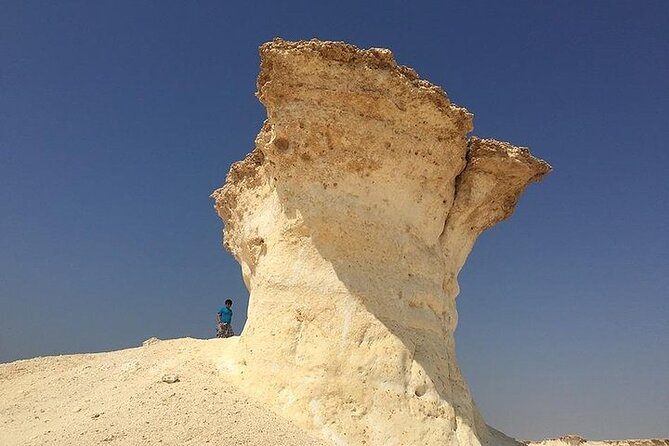 Doha West Qatar Richard Serra Sculpture, Mushroom Rock Tour - What the guide and private vehicle add