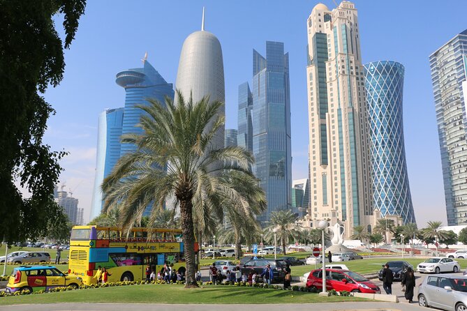 Hop On Hop Off Sightseeing Tour in Doha - Stops 10 and 11: The Pearl and Lagoona Mall