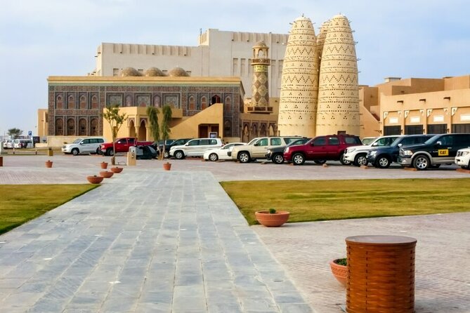 Private City Tour of Doha |Souq Wagif,Corniche,The pearl, Katara - What the Doha route gets right