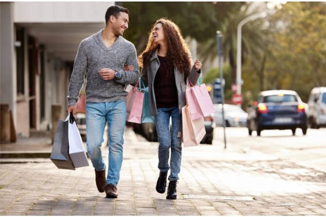 Private Half-day Shopping Tour, Corniche Stop and Doha Skyline - How the private format affects the experience