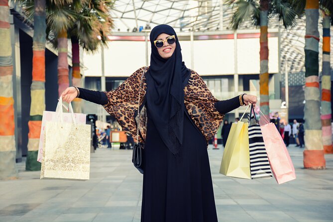 Souq Waqif Through the Eyes of Locals | Walking Tour | Doha City - Street food in the Central Courtyard