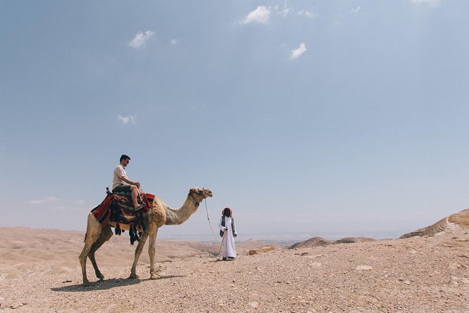 Sunrise Desert Safari in Qatar: An Unforgettable Adventure - Sandboarding down the dunes