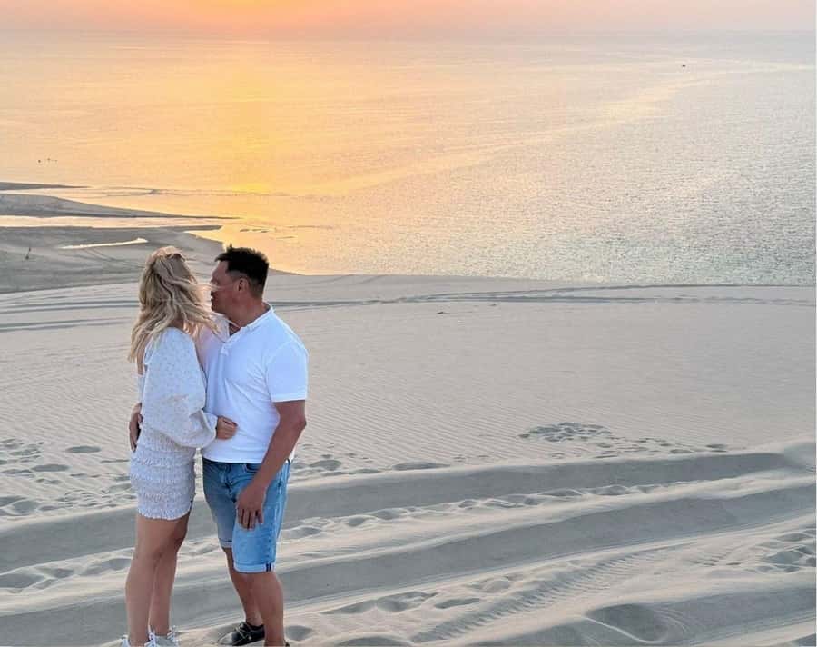 Sunrise/Sunset DuneBashing,CamelRide InlandSea &Sandboarding - Dune bashing over rolling sand