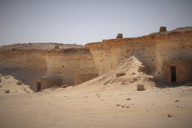 West Coast tour, Zekreet, Richard Serra Sculpture, Mushroom Rock Formation - Zekreet Fort and the remains of an old settlement
