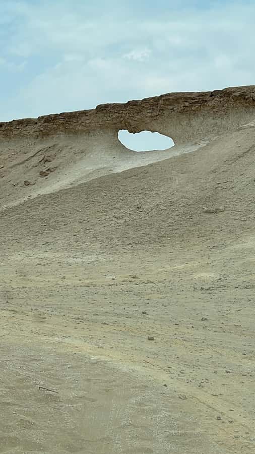 West Qatar tour to Richard Sierra sculpture,Umbrella Rock - Zekreet Fort Ruins and a possible sunset